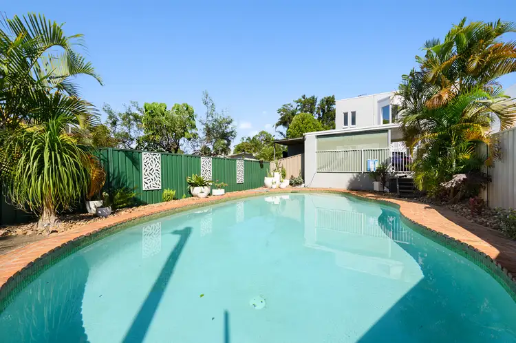Main view of Homely unit listing, 2/17 Thelma Avenue, Biggera Waters QLD 4216
