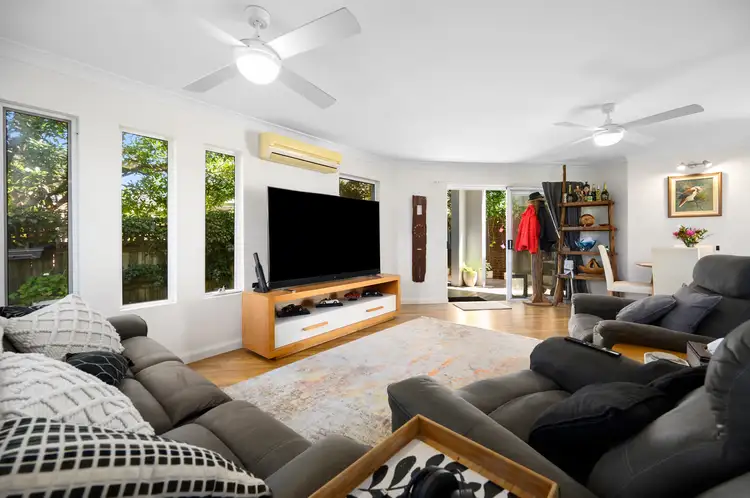 2/17 Thelma Avenue, Biggera Waters QLD 4216