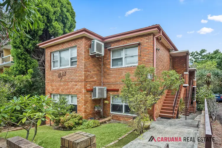 2/11 Winchester Street, Carlton NSW 2218