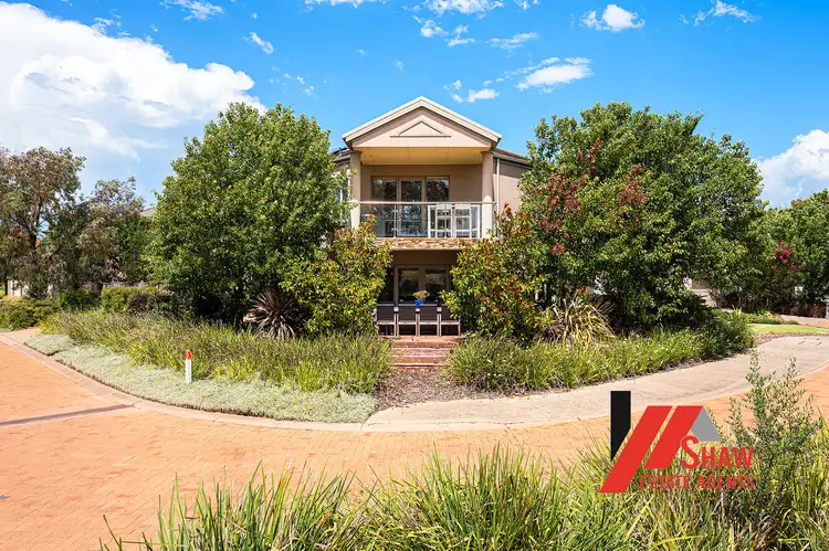 2 Teeside Court, Sanctuary Lakes VIC 3030