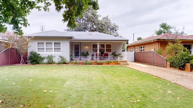 15 Roycox Crescent