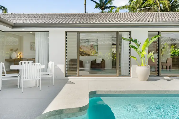 8 Helm Court, Mermaid Waters QLD 4218