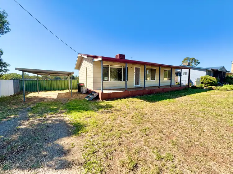 10 Percy Street, Old Junee NSW 2652