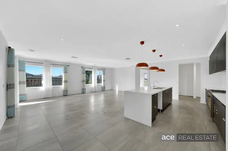 Fifth view of Homely house listing, 2 Mulholland Drive, Tarneit VIC 3029