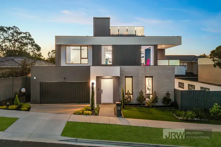 19 Arapilles Drive, Templestowe Lower VIC 3107
