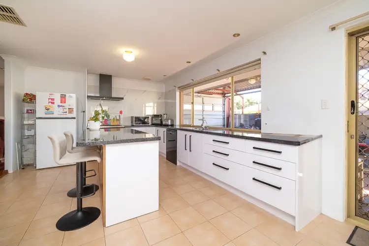 Fifth view of Homely house listing, 26 Guinivere Way, Camillo WA 6111