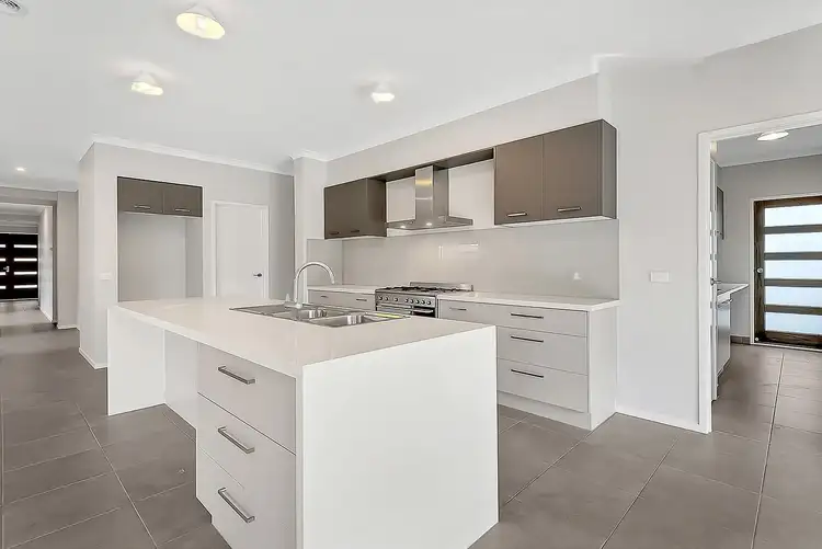 Second view of Homely house listing, 7 Durant Circuit, Kalkallo VIC 3064