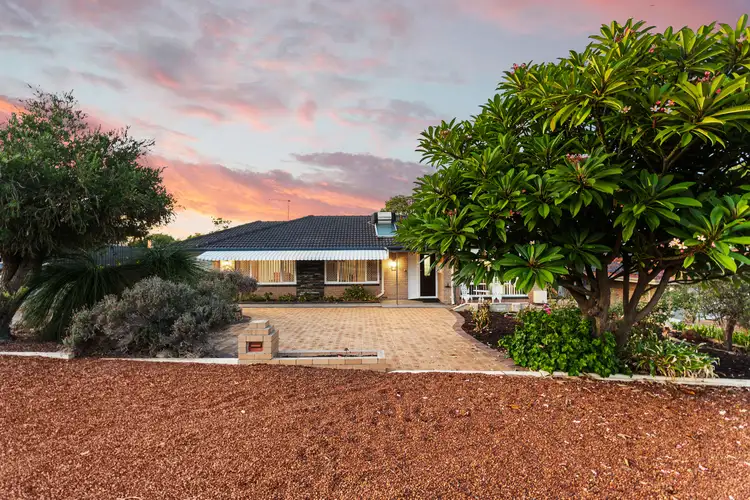 15 Vernon Place, Spearwood WA 6163