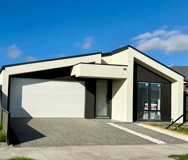 18 Mound Avenue, Donnybrook VIC 3064