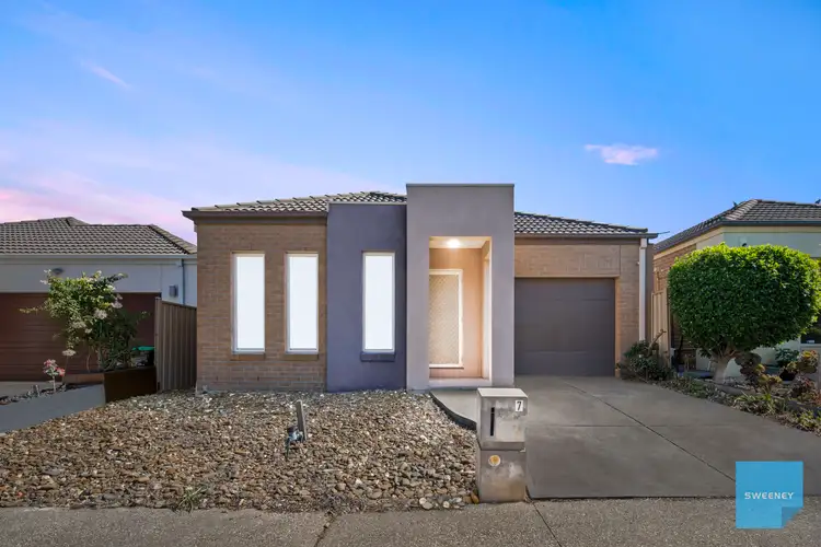 7 Briar Valley Rise, Caroline Springs VIC 3023
