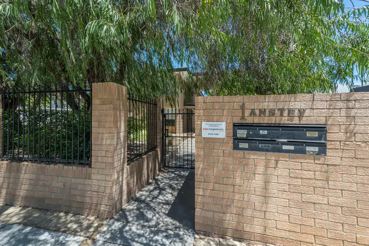 3/1 ANSTEY STREET