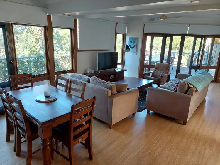 16 The Entrance, Mountain Bay VIC 3723