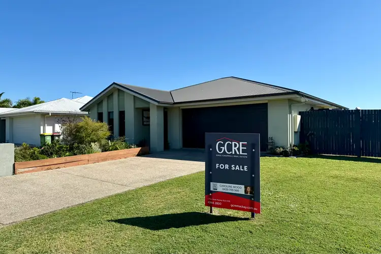 8 Michelle Place, Mirani QLD 4754