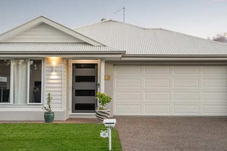 15 Hinchinbrook Circuit, Morayfield QLD 4506