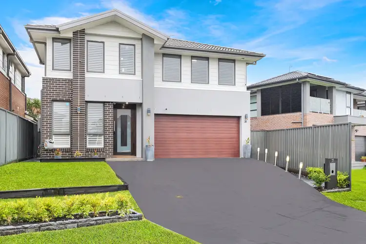 31 Alana Ave, Quakers Hill NSW 2763