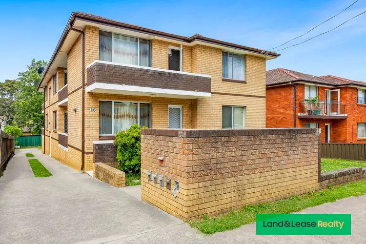 16 Kathleen Street