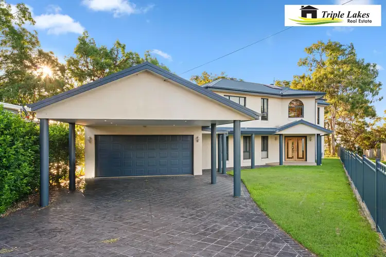 10 Omaru Place, Summerland Point NSW 2259
