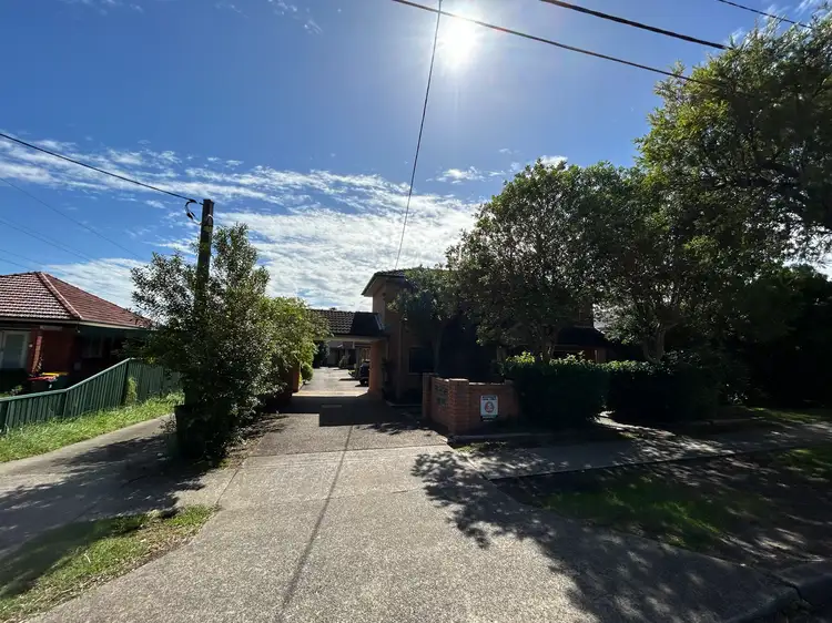 3/11 Tennyson Rd, Greenacre NSW 2190