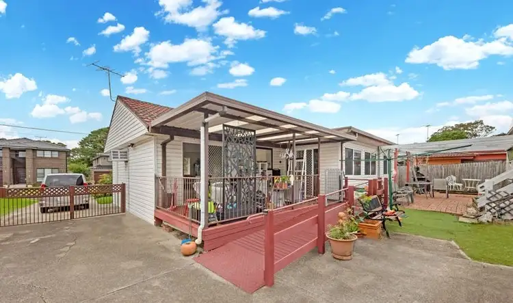 Second view of Homely house listing, 7 Pamela Place, Girraween NSW 2145