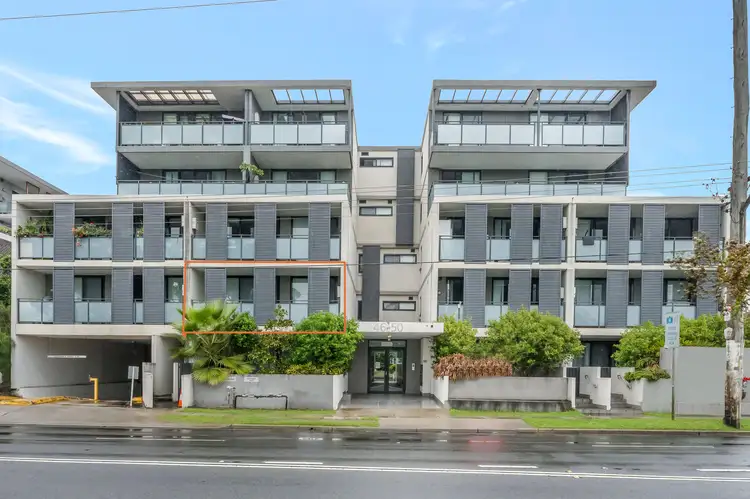 50 Hoxton Park Road