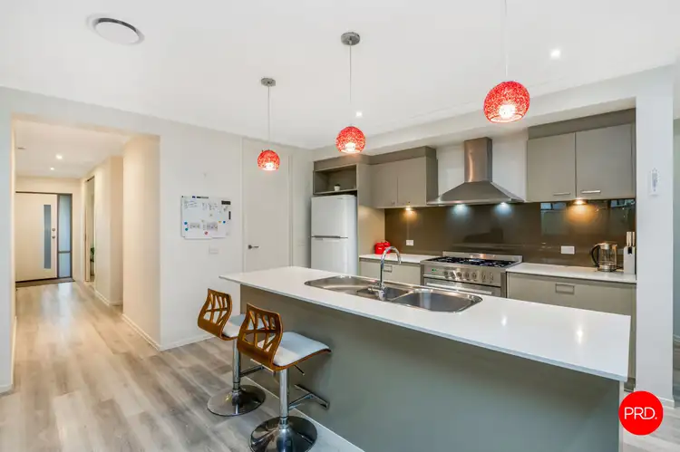 Second view of Homely house listing, 2 Curlew Court, Kangaroo Flat VIC 3555