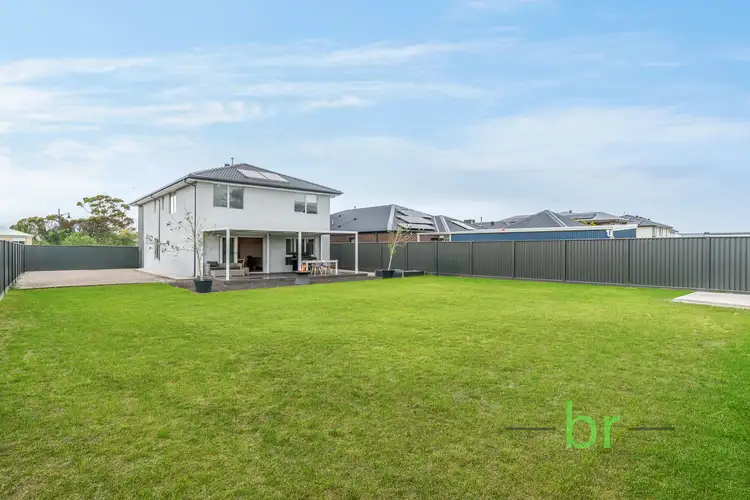 8 Wedge Tail Court, Lara VIC 3212