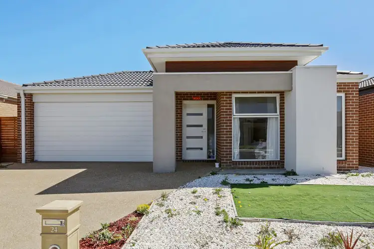 24 Union Street, Clyde North VIC 3978