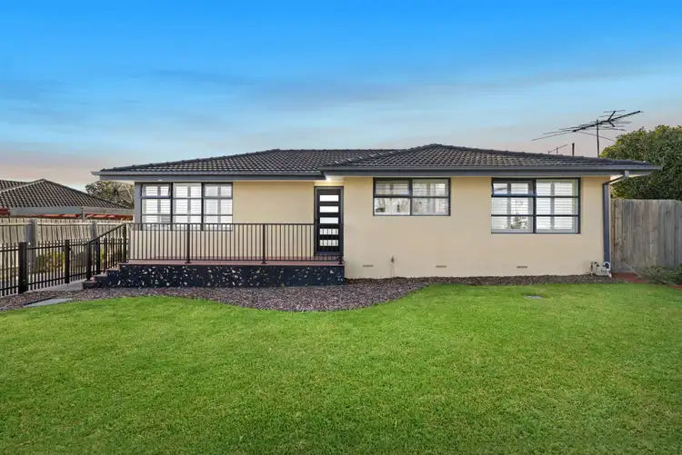 1/19 Latona Avenue, Knoxfield VIC 3180