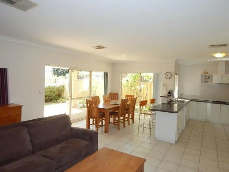 7 Novara Way