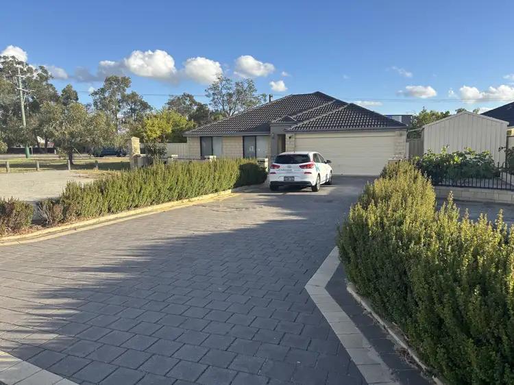 13 Sheffield Road, Wattle Grove WA 6107