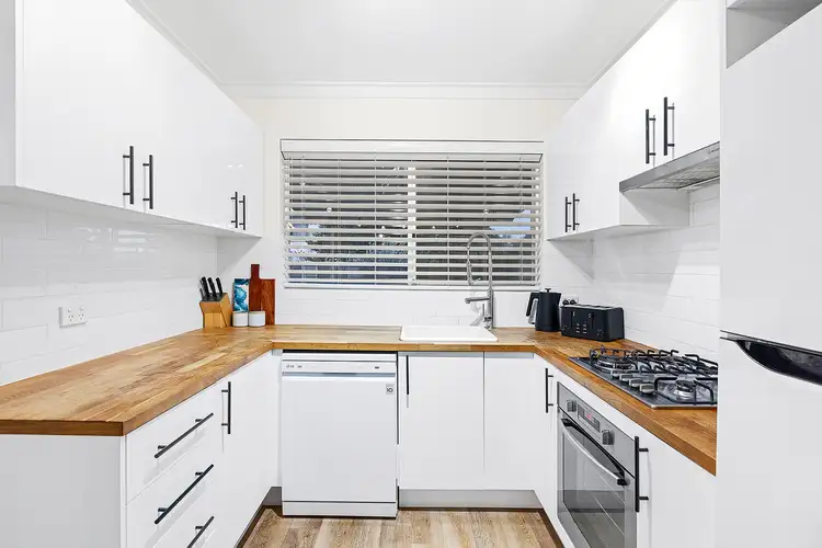 Sixth view of Homely villa listing, 5/16 Murray Road, Palmyra WA 6157