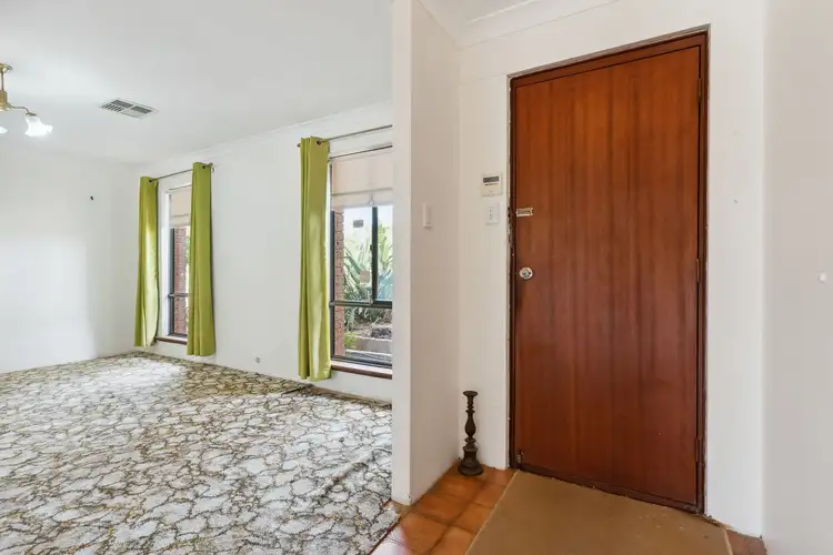 Fifth view of Homely house listing, 33 Montrose Circle, Camillo WA 6111