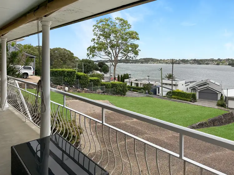 118 Coal Point Road, Coal Point NSW 2283