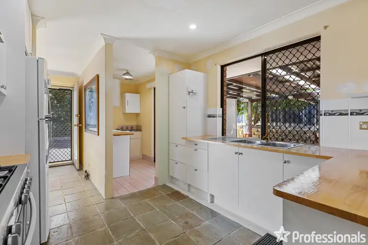 Fourth view of Homely house listing, 6 Mandfield Way, Parmelia WA 6167
