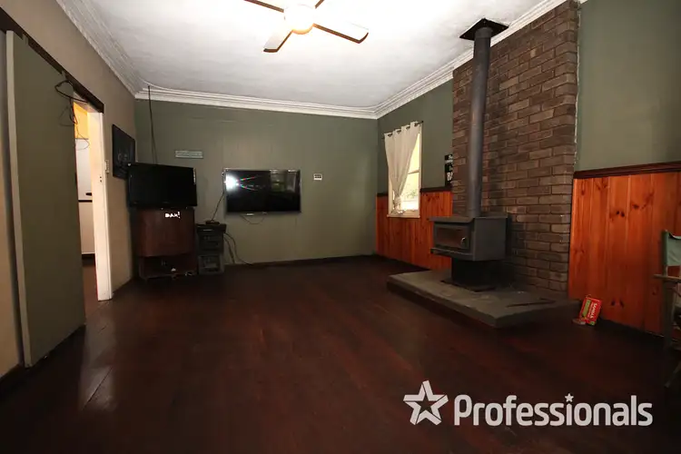 Fourth view of Homely house listing, 28 Gladstone Crescent, Collie WA 6225