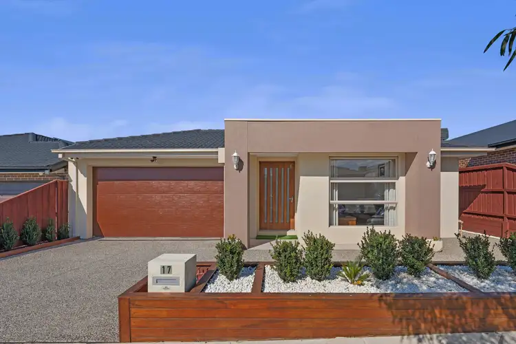 17 Cumberland Drive, Mickleham VIC 3064