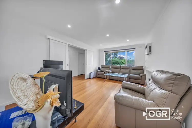 Second view of Homely house listing, 2 Hay Court, Craigieburn VIC 3064
