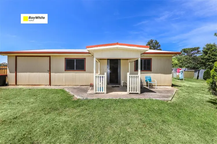 6 Wilga Street, Tumut NSW 2720