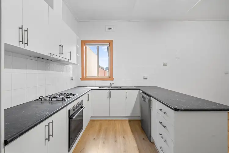 Main view of Homely unit listing, 2/214 Como Parade West, Parkdale VIC 3195