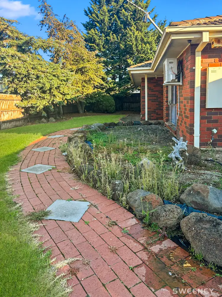 Second view of Homely house listing, 5 Elizabeth Court, Altona Meadows VIC 3028