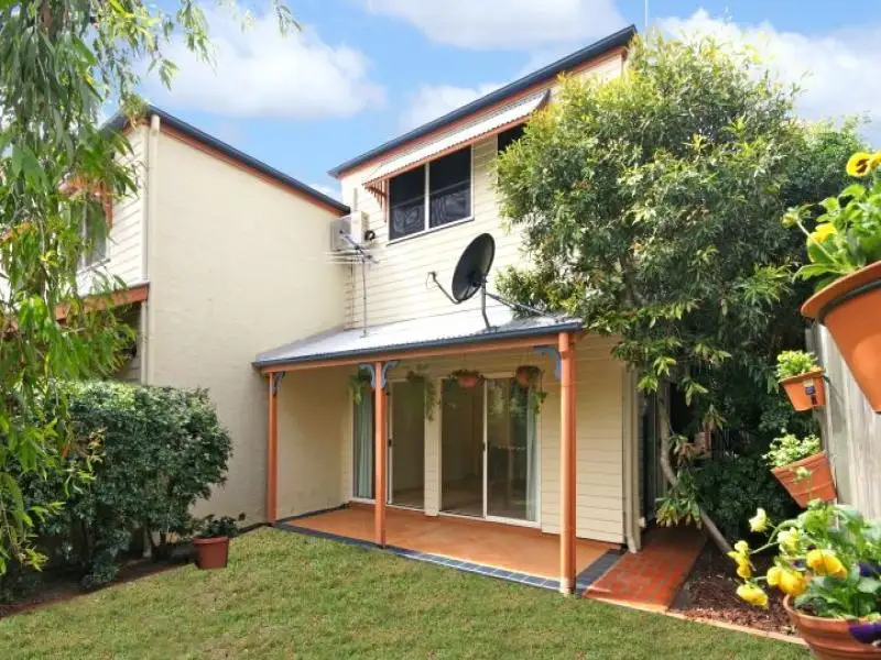 Main view of Homely house listing, U3R3/5 Bramston Terrace, Herston QLD 4006