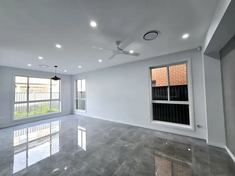 27A Charles Tompson boulevard, Marsden Park NSW 2765