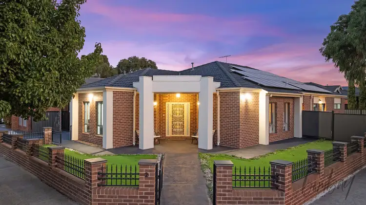 2 Redheugh Street, Craigieburn VIC 3064