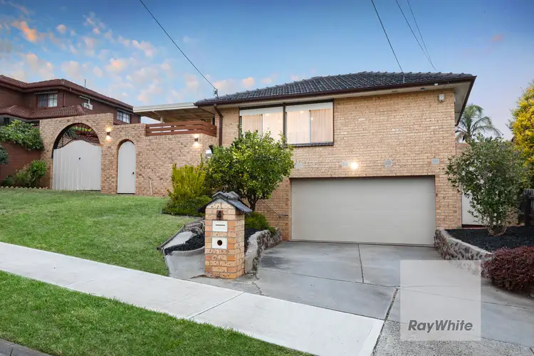 4 Castleton Court, Gladstone Park VIC 3043