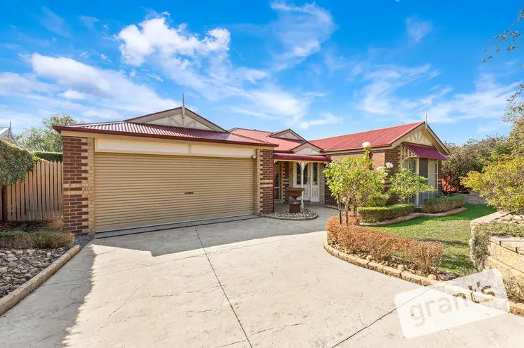 8 Lairds Rise, Garfield VIC 3814