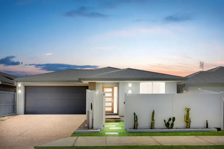 42 Valley Crescent, Palmview QLD 4553