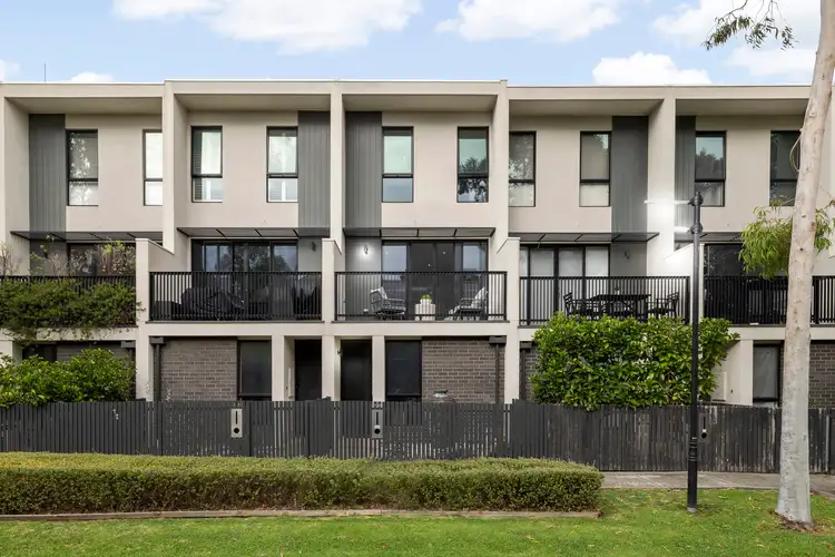 10 Central Park Walk, Cheltenham VIC 3192