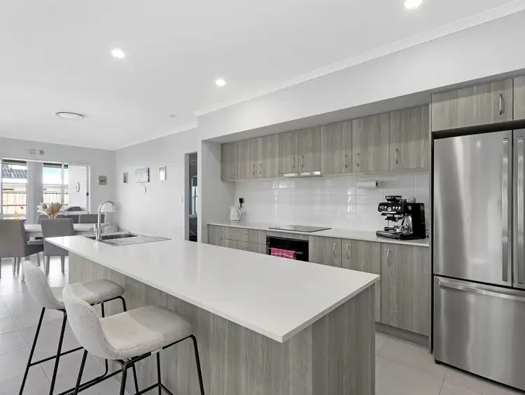 Fourth view of Homely house listing, 10 Seagull Circuit, Point Vernon QLD 4655