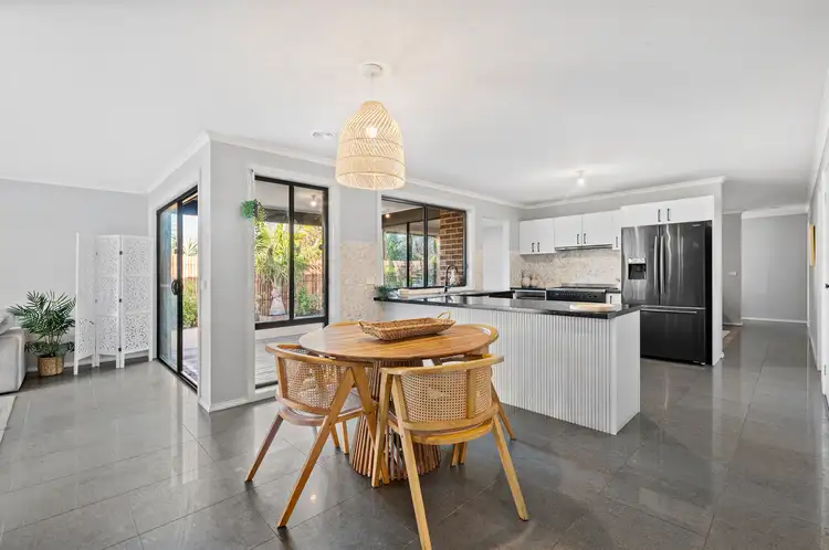 Fifth view of Homely house listing, 4 Avalon Crescent, Cranbourne East VIC 3977