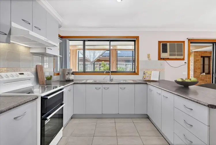 Third view of Homely house listing, 26 Karinya Close, Werribee VIC 3030